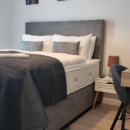 Pe-ki Lux İstolni Belgrad